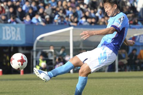 Fußballprofi Kazuyoshi Miura aus Japan in Aktion
