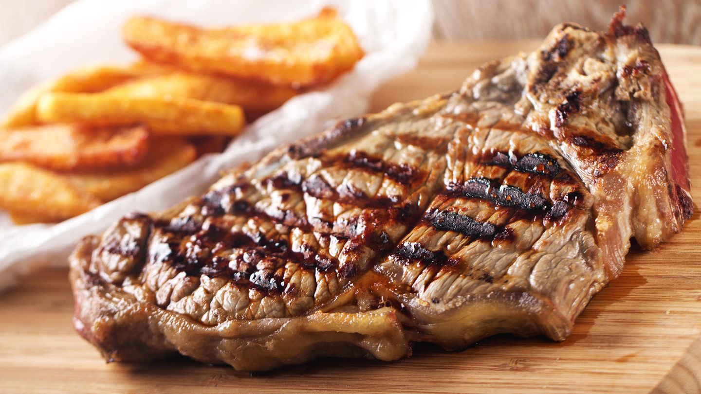 Steak frites  Was für eine klassische französische Kombination: Entrecôte und Pommes frites.