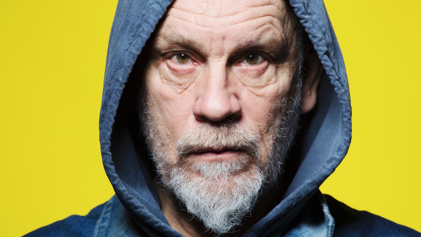 John Malkovich bird box