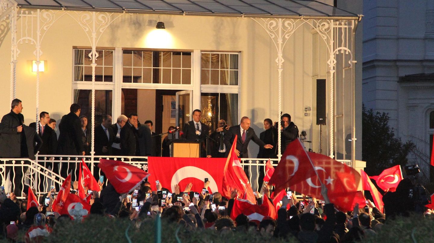 Mevlüt Cavusoglu, Außenminister der Türkei, spricht bei einer Veranstaltung im türkischen Konsulat in Hamburg