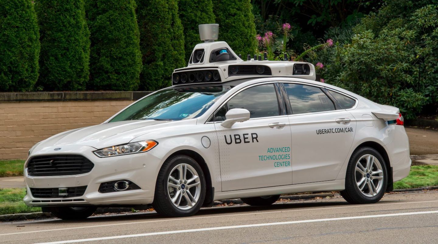 Ein selbstfahrendes Uber-Fahrzeug