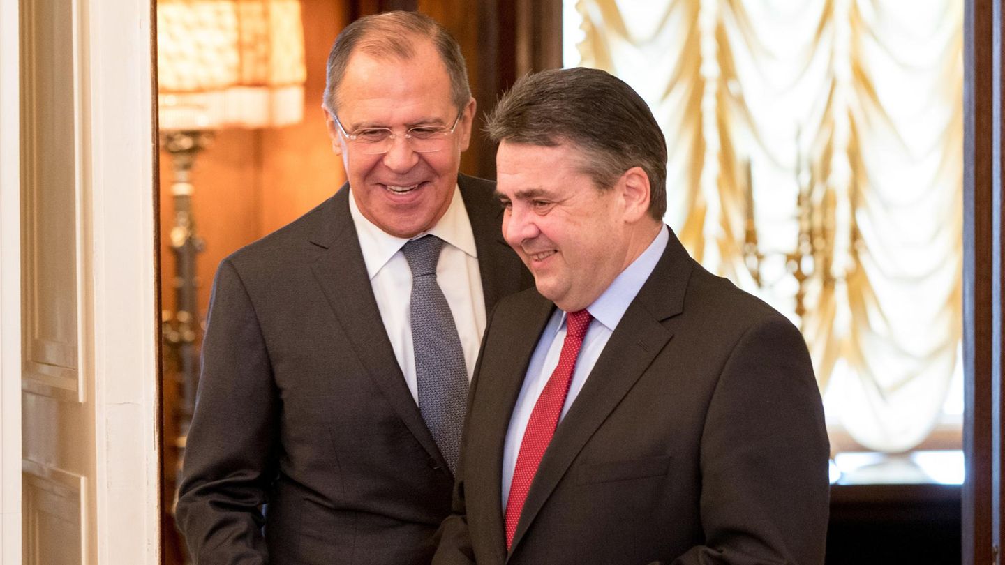 Sigmar Gabriel und Sergej Lawrow in Moskau, Russland