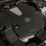 Der bekannte V6-Benzin-Motor leistet 245 kW / 333 PS