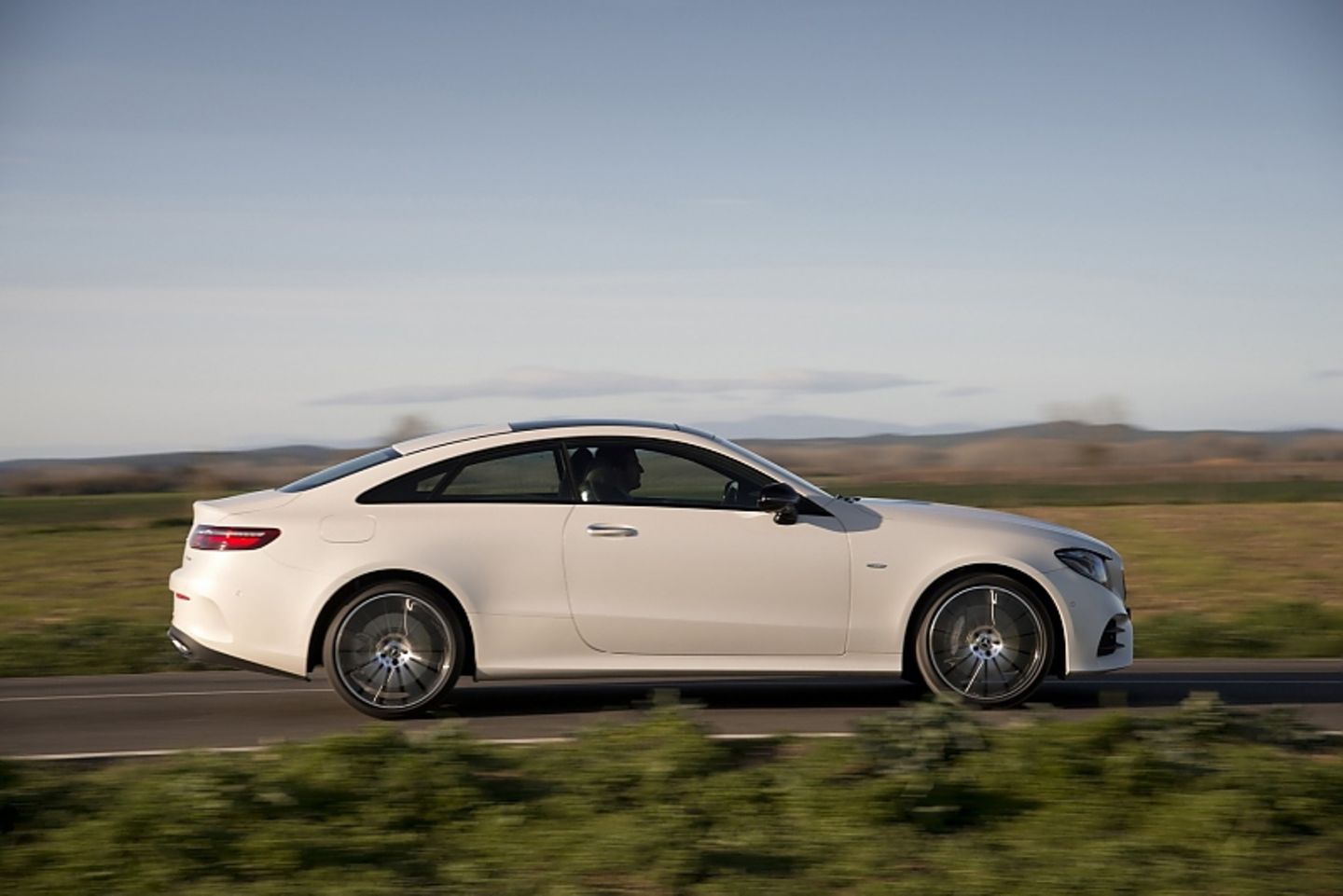 Das Mercedes E 400 4matic Coupé ist 4,83 Meter lang