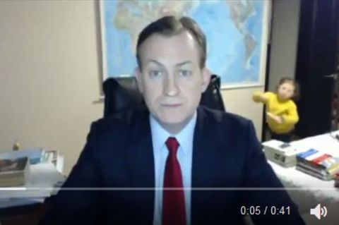 Bei Sendung "World News": Kinder überraschen Papa bei Live-Schalte – BBC-Interview geht grandios schief