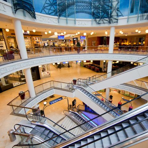 In Essen hat die Polizei aus Sicherheitsgründen das Shopping-Center am Limbecker Platz geschlossen