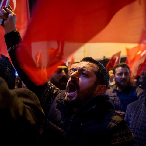 In Rotterdam demonstrierten rund 1000 Türken gegen die Politik der Niederlande