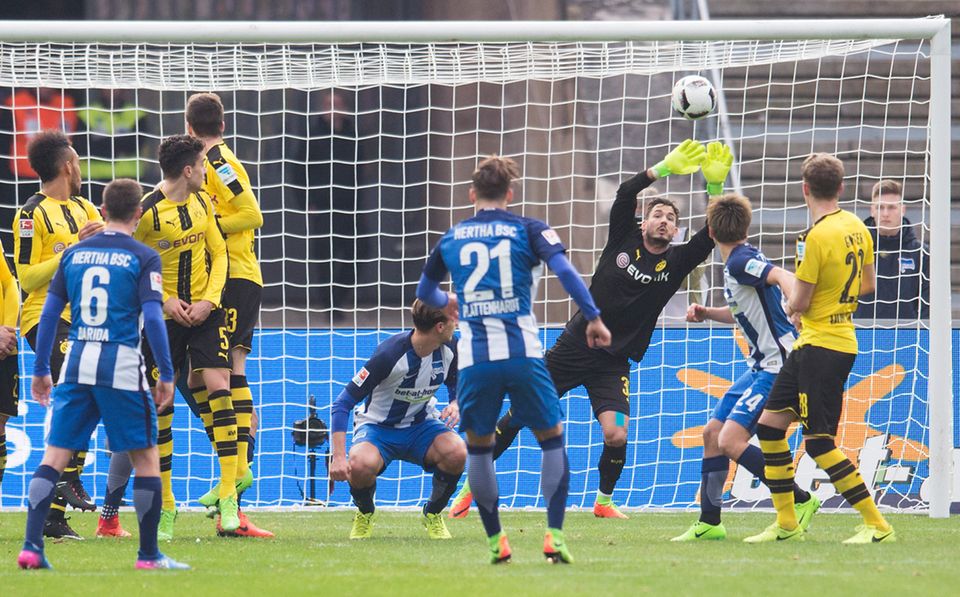 Plattenhardt Freistoß Plattenhardt Freistoß