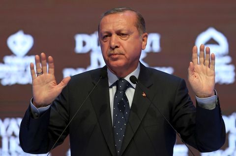 Der türkische Staatspräsident Recep Tayyip Erdogan lässt in Europa für seine geplante Verfassungsreform werben