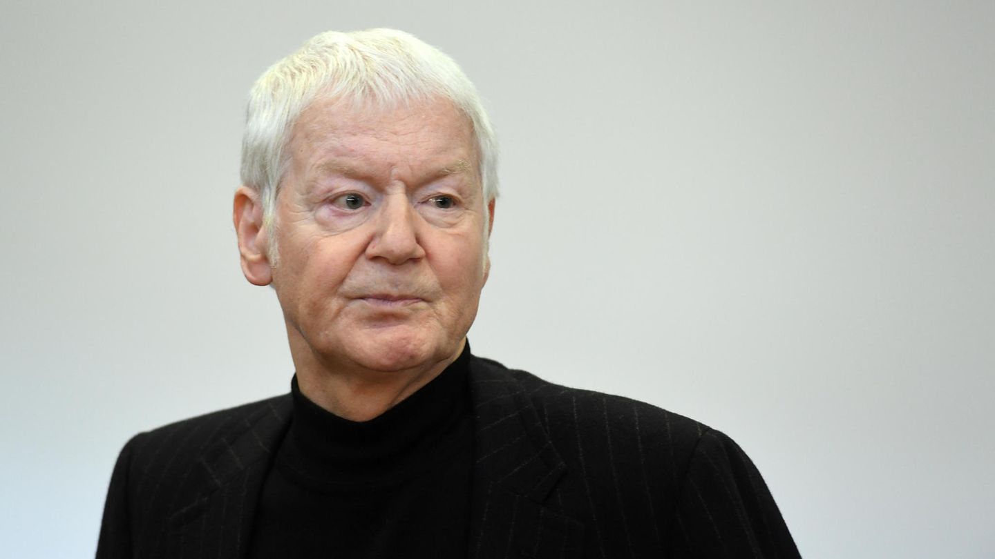 Der ehemalige Drogeriekettenbesitzer Anton Schlecker im Landgericht in Stuttgart.
