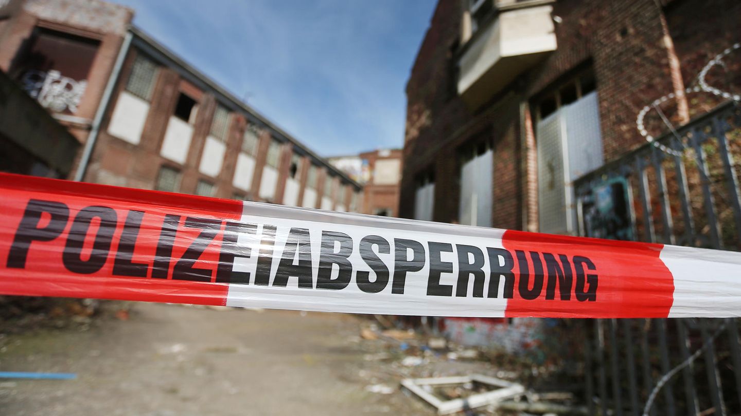Auf dem Gelände der ehemaligen Papierfabrik "Hermes" in Düsseldorf wurde der Leichnam einer 15-Jährigen gefunden.