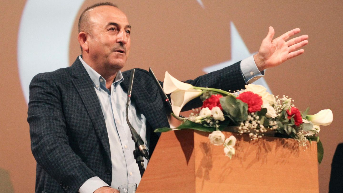 Der türkische Außenminister Mevlüt Cavusoglu soll noch 15 Auftritte von türkischen Politikern in Deutschland angekündigt haben