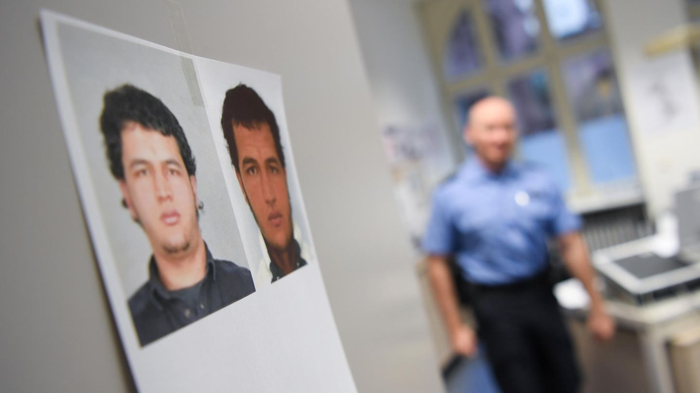 Nach dem Terroranschlag auf einen Berliner Weihnachtsmarkt fahndete die Polizei mit Fotos nach dem Tunesier Anis Amri