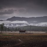 In kleinen Hütten - sogenannten Goths - müssen Frauen ihr Exil fristen. Ujjwali, 48, musste in dieser Hütte während ihrer Tage leben. Dem Fotografen erzählte sie: "Die guten Männer verstehen, was die Frauen durchmachen müssen. Für Frauen ist es schlimm, wenn sie nicht in das Haus dürfen. Aber es gibt auch viele Männer, die dumm und ungebildet sind, und es nicht verstehen wollen. Sie schlagen ihre Frauen, beleidigen sie und zwingen sie, außerhalb des Hauses in der Goth zu schlafen. Die gebildeten Männer verstehen das und wollen, dass ihre Frauen im Haus bleiben. Aber meist sind es die Frauen selbst, die andere Frauen aus dem Haus werfen."