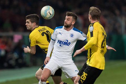 Kevin Pires-Rodrigues (M.) und die Sportfreunden Lotte kämpften aufopferungsvoll gegen den BVB - und lange auch erfolgreich