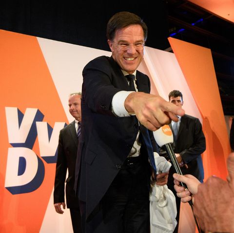 Mark Rutte feiert - Ministerpräsident gewinnt die Wahl in den Niederlanden - Rechtspopulist Geert Wilders hat das Nachsehen