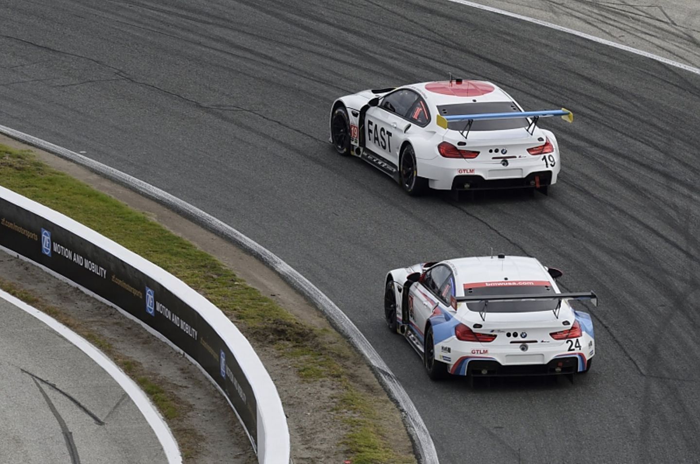 BMW M6 GTLM 2017 von John Baldessari (oben)