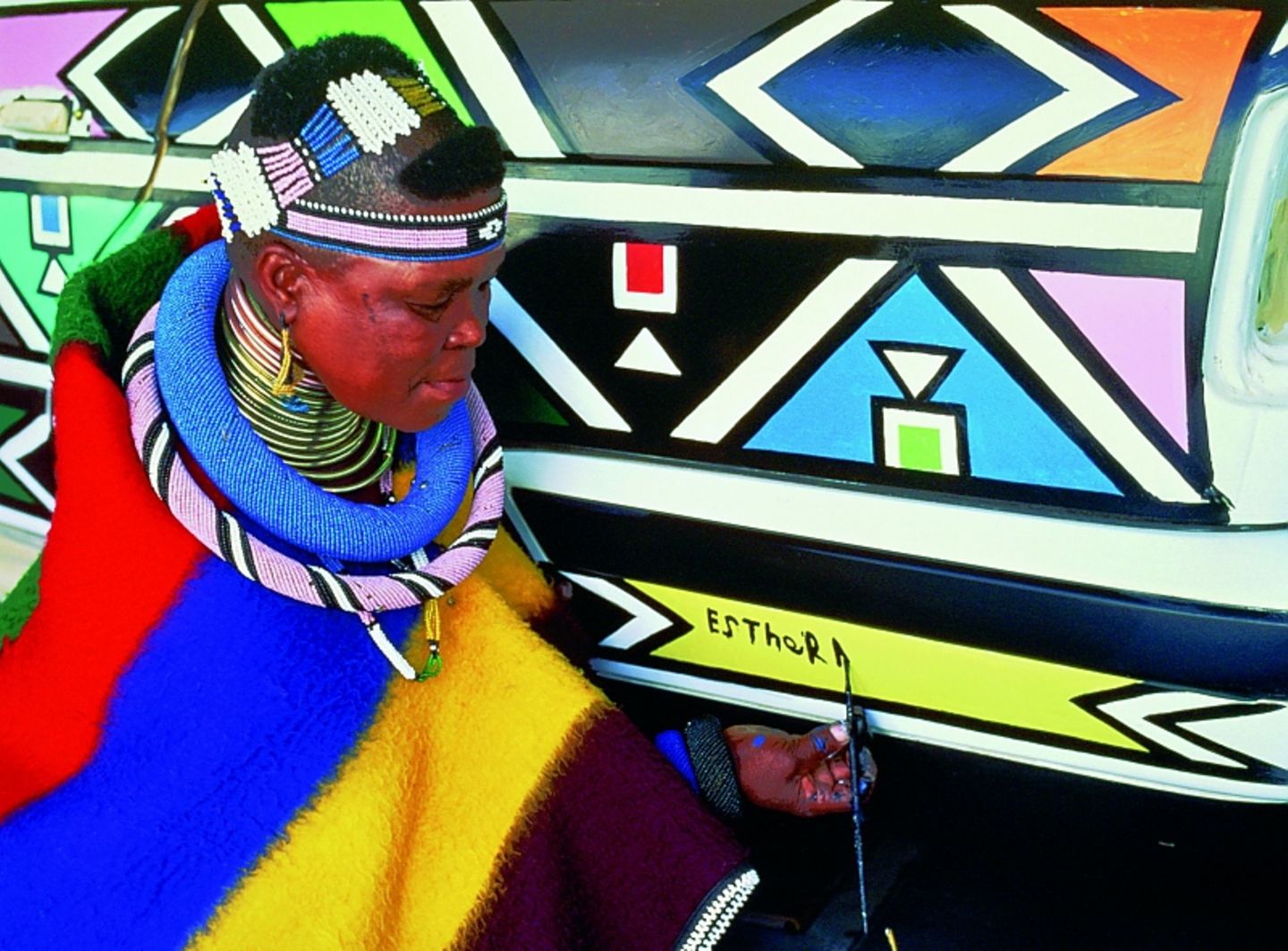 BMW 525i Esther Mahlangu