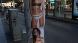 Die Werbung des Modelabels "Heroin Kids" sei nichts für den öffentlichen Raum, kritisiert der Werberat. Mit den Mitteln von Sex, Underground-Ambiente und Drogenanmutung würden einschlägige Assoziationen geweckt.