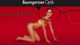Ein Optiker handelte sich mit diesem Motiv eine Rüge des Werberats ein: Der Blick der Betrachter würde nicht nur auf das in der Werbung scharf zu sehende Gesicht der Frau mit Brille gerichtet, sondern gerade auf den sexistisch zur Schau gestellten Körper der Frau gelenkt.
