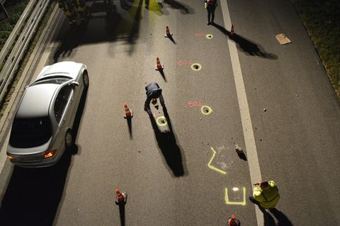 Ein Bild und viele Fragezeichen: Warum warf Jörg B. einen Stein auf die Autobahn 7?