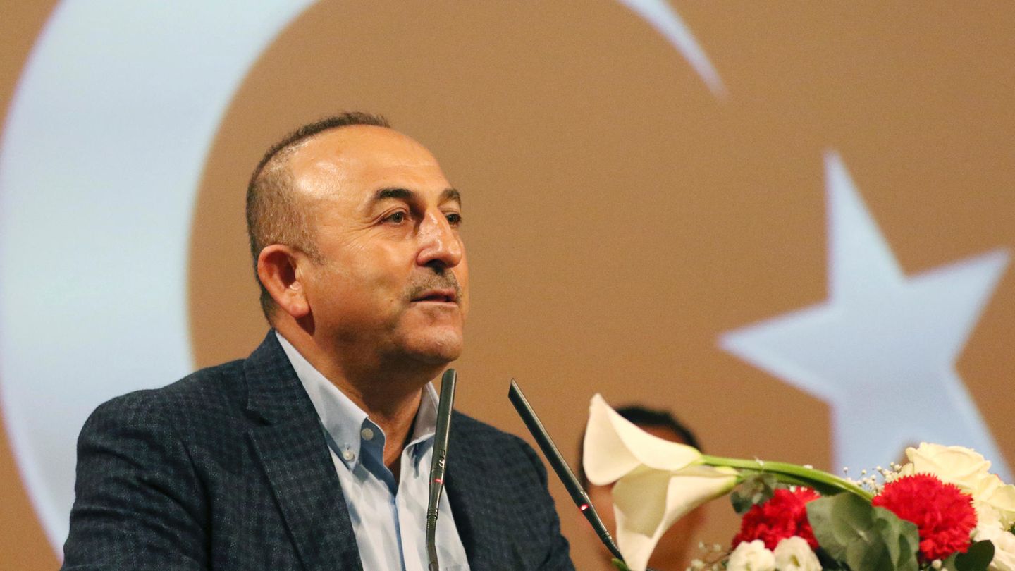 Der türkische Außenminister Mevlüt Cavusoglu provoziert mit neuen Äußerungen.
