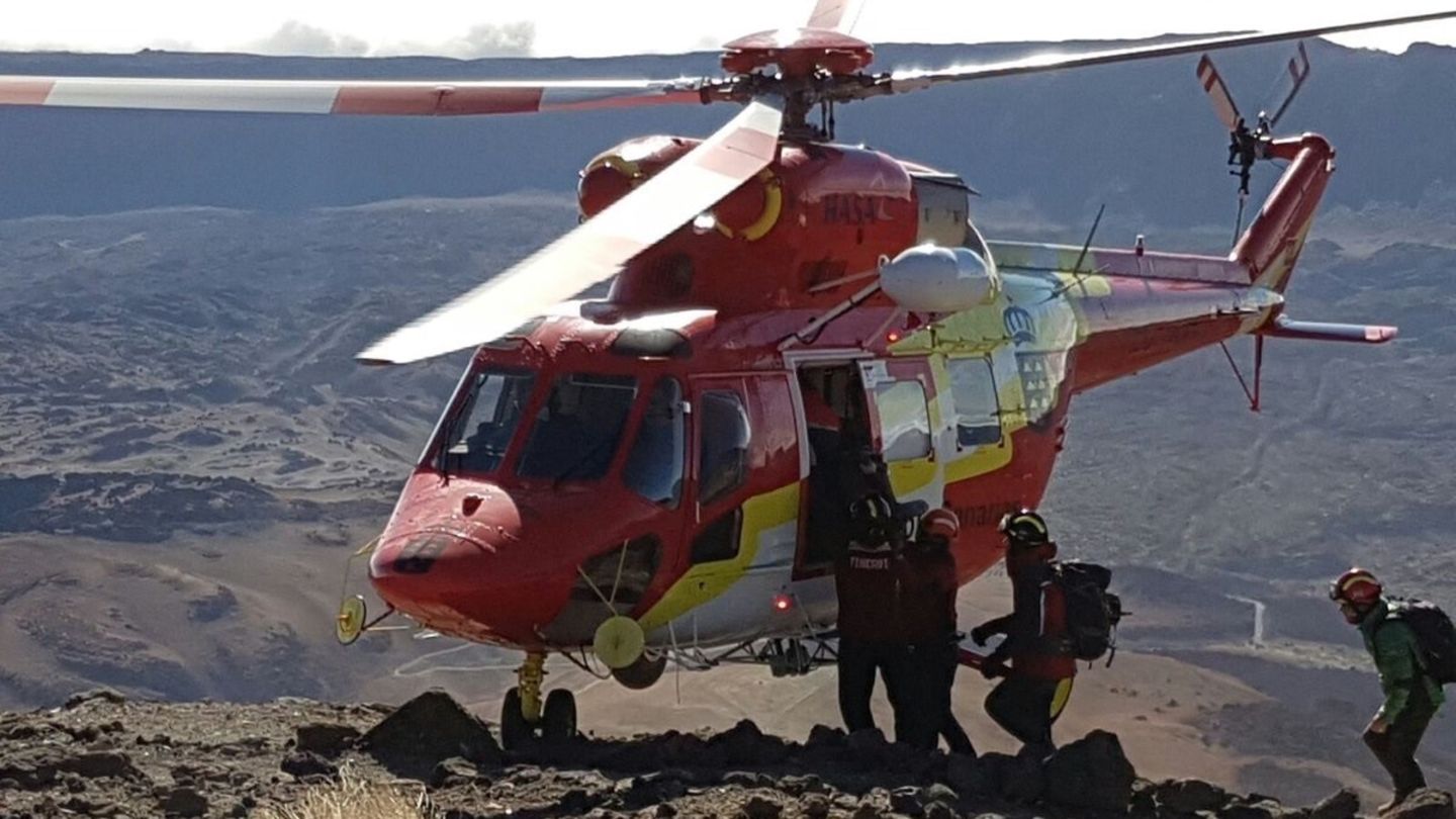 Teneriffa: Ein Rettungshubschrauber steht auf dem Vulkan Teide