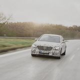 Geradeaus - kein Problem für die S-Klasse