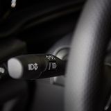 Der Hartplastik-Blinkerhebel erinnert an den Astra