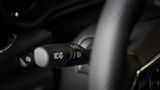 Der Hartplastik-Blinkerhebel erinnert an den Astra