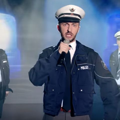 Jan Böhmermann singt ein Lied über Rainer Wendt