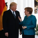 Zu besprechen gibt es vieles: Trump wetterte im Wahlkampf immer wieder, dass er Merkels Flüchtlingspolitik für katastrophal halte. Merkel wiederum betonte, auch ein politischer Neuling wie Trump müsse die Gewaltenteilung respektieren und Gerichtsentscheide hinnehmen.