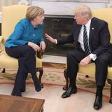 Hör' mal zu, Angela: Trump und Merkel im intensiven Austausch.