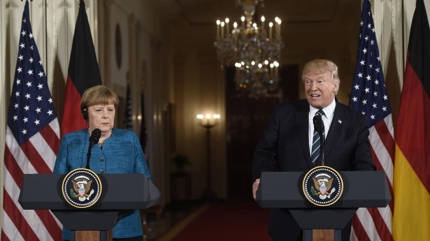 Angela Merkel und Donald Trump bei ihrer ersten Pressekonferenz.