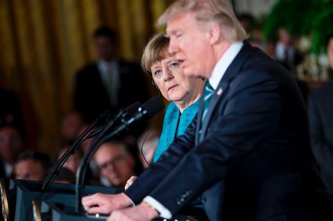 Kanzlerin Angela Merkel hat die erste gemeinsame Pressekonferenz mit Donald Trump überstanden.