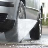 Die Winterreifen müssen sauber gemacht werden bevor diese in den Sommerschlaf eingemottet werden