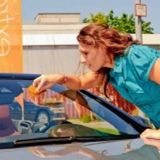 Die Frontscheibe sollte auf Steinschläge überprüft werden