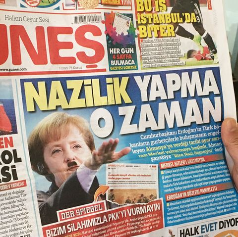 Die Zeitung "Günes" zeigte am 10. März Angela Merkel als Hitler