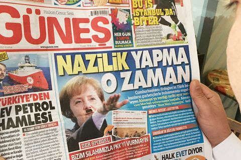 Die Zeitung "Günes" zeigte am 10. März Angela Merkel als Hitler