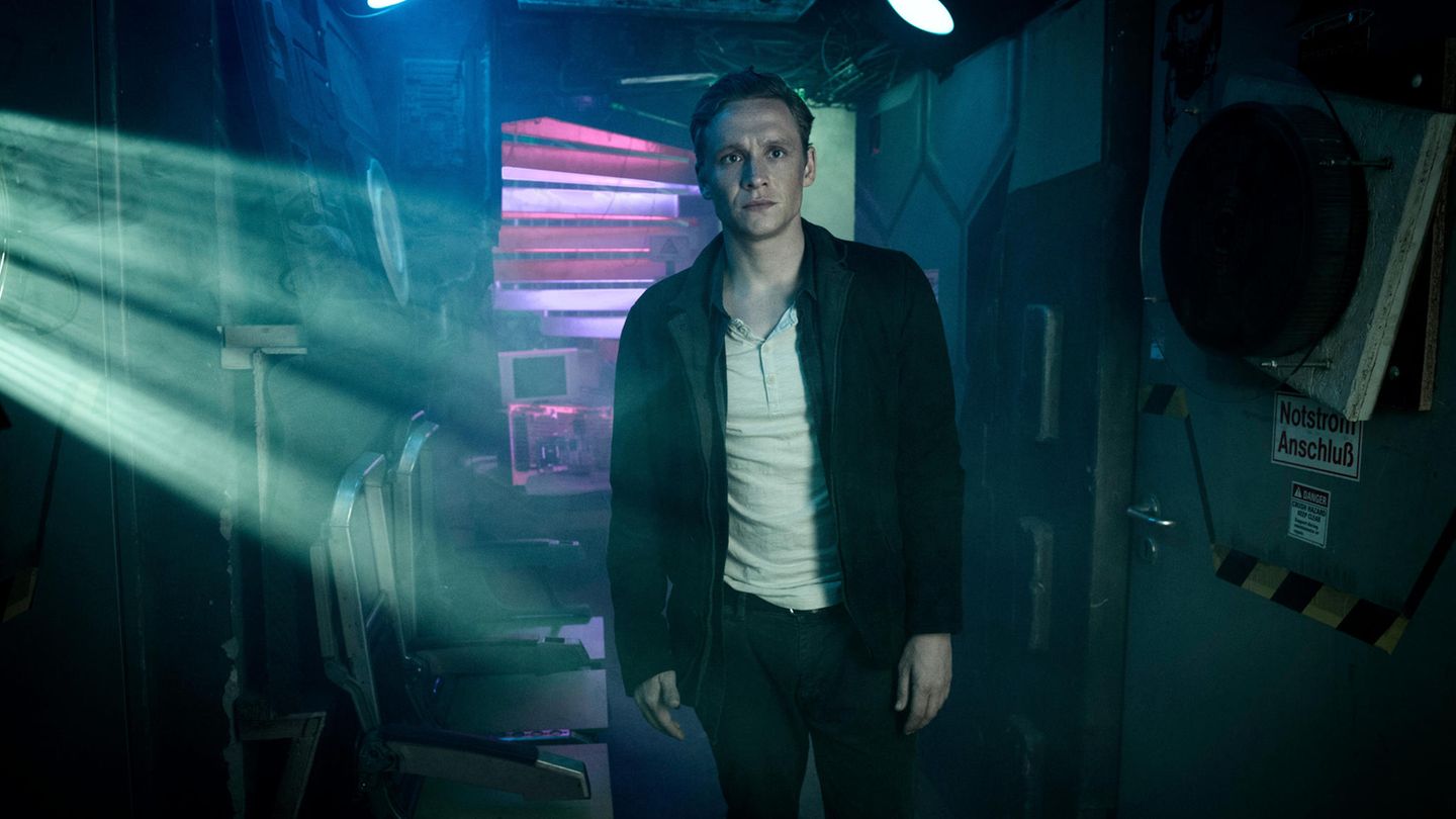 Matthias Schweighöfer in You Are Wanted