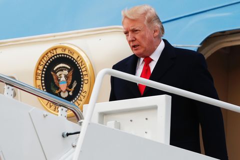 Donald Trump steigt aus der Präsidentenmaschine