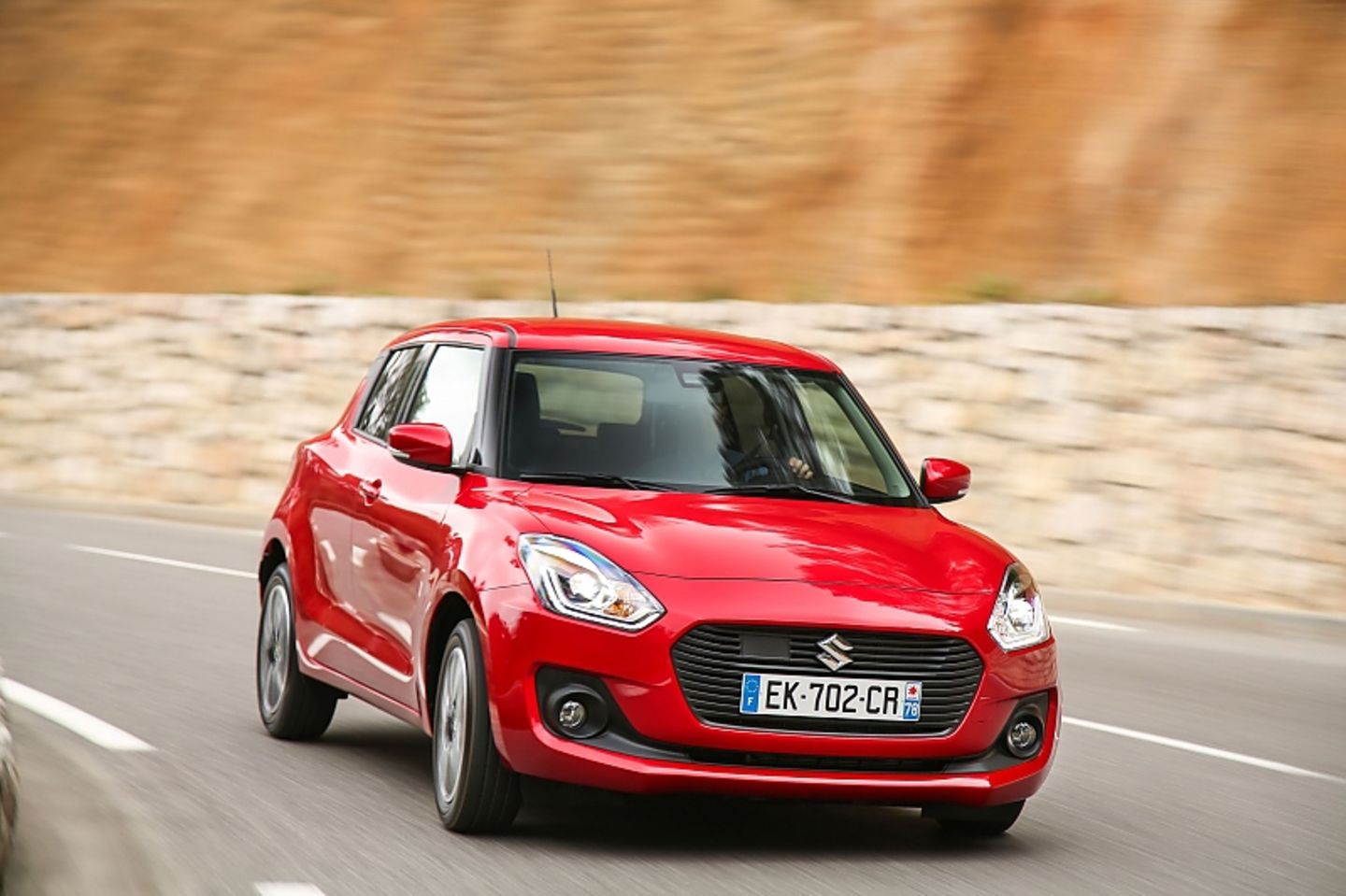 Der Suzuki Swift bleibt in den Kurven gelassen
