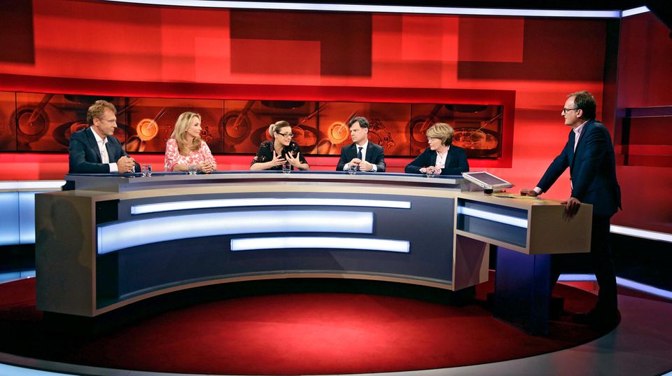 Die Talkrunde von "Hart aber fair" Die Talkrunde in "Hart aber fair" im Überblick: Jörg Puchta, Caroline Beil, Ina Borrmann, Michaela Freifrau, Giovanni Maio und Moderator Frank Plasberg (v.l.n.r)