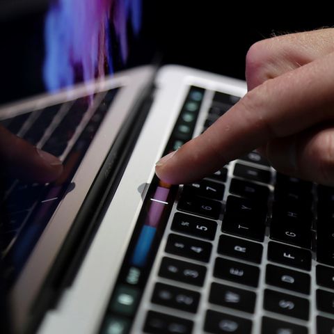 Künftig dürfen sich Flugreisende nicht mehr auf allen Flügen in die USA die Zeit mit ihrem Laptop vertreiben