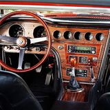 Das Cockpit des Toyota 2000 GT.