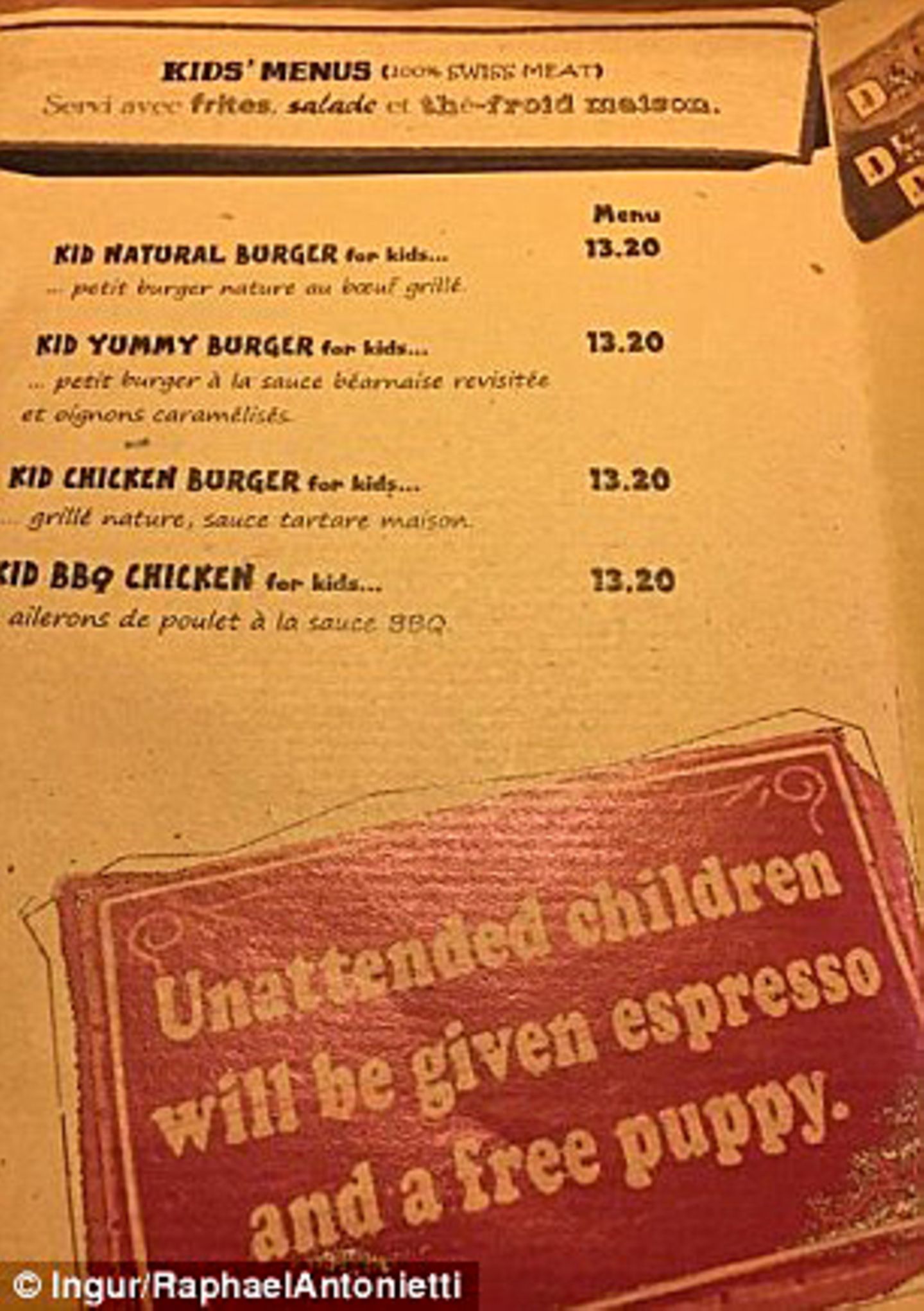 Warnung für Eltern: Unbeaufsichtigte Kinder kriegen in diesem Restaurant Espresso und einen Welpen