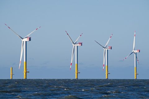 Der Offshore-Windpark Nordergründe vor dem Sielhafen von Dorum. Strom aus Offshore-Parks wird deutlich günstiger.
