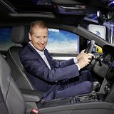 VW Arteon - am Steuer VW-Chef Herbert Diess