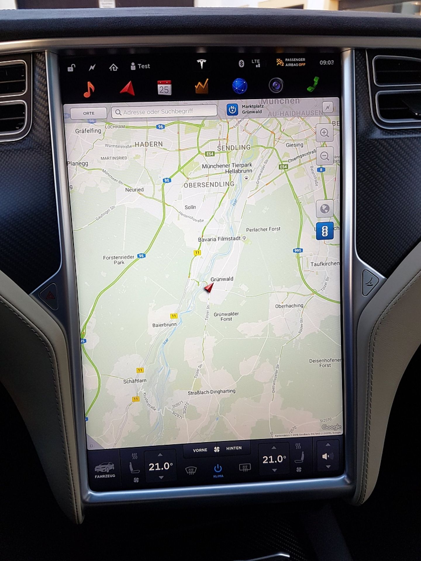 Tesla Model X P 90 D - ebenfalls hochkant