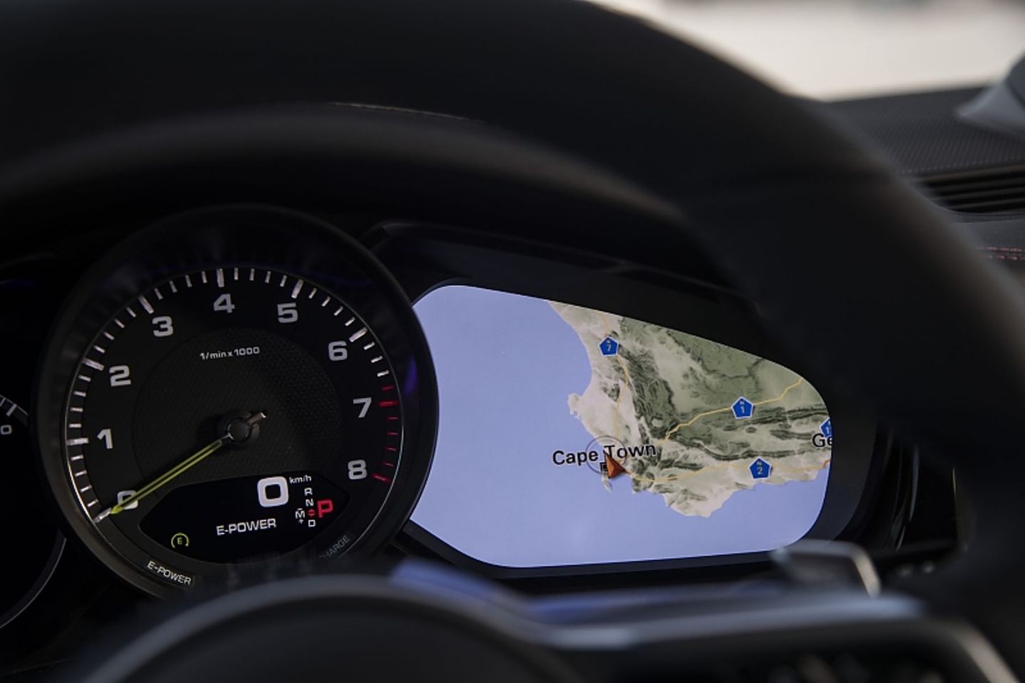 Porsche Panamera 4 E Hybrid - eine Mischung aus analog und digital